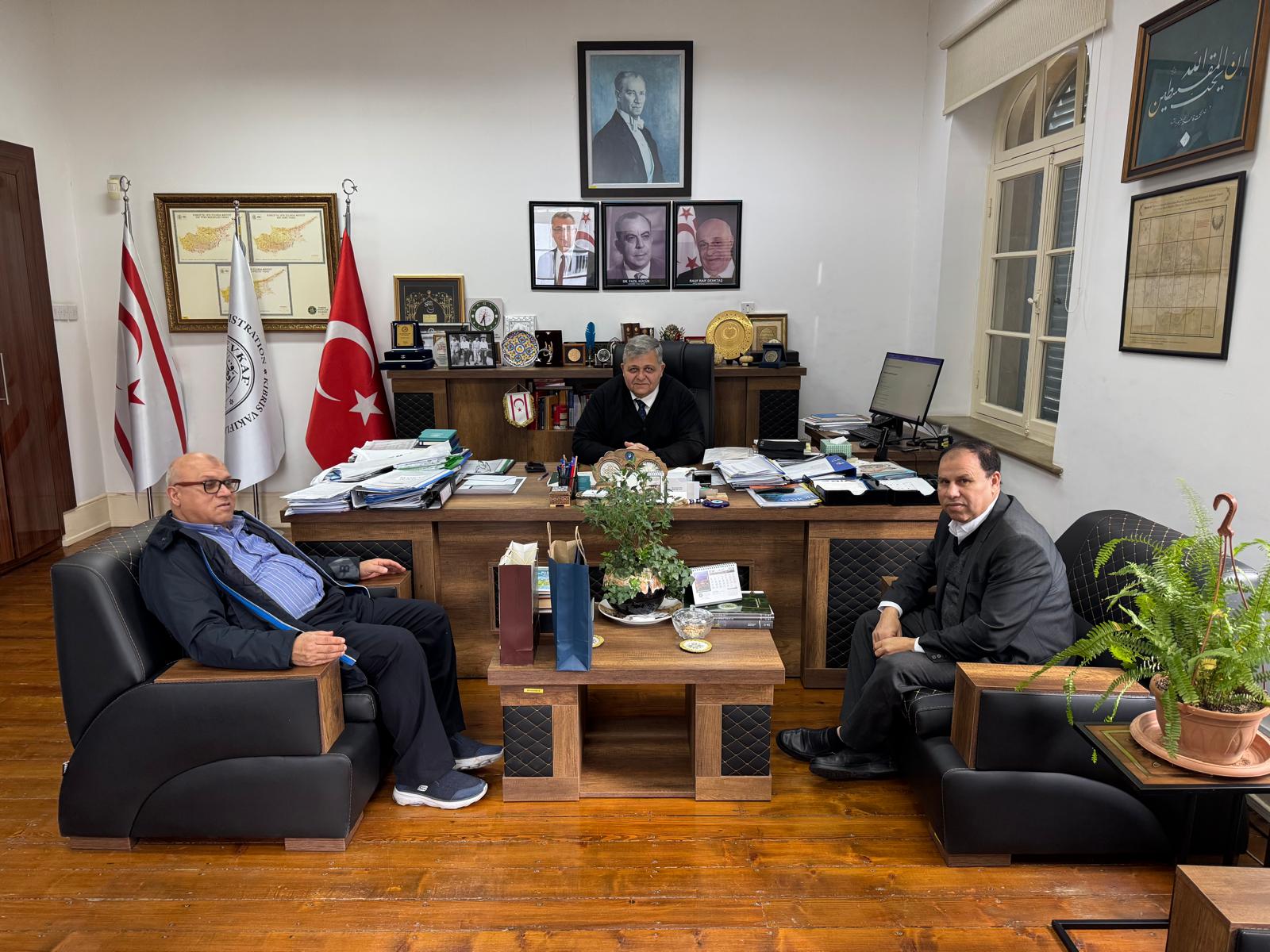 Kıbrıs Vakıflar İdaresi Genel Müdürü Prof. Dr. Mustafa Tümer, GKRY Libya Büyükelçiliği Yetkililerini Kabul Etti