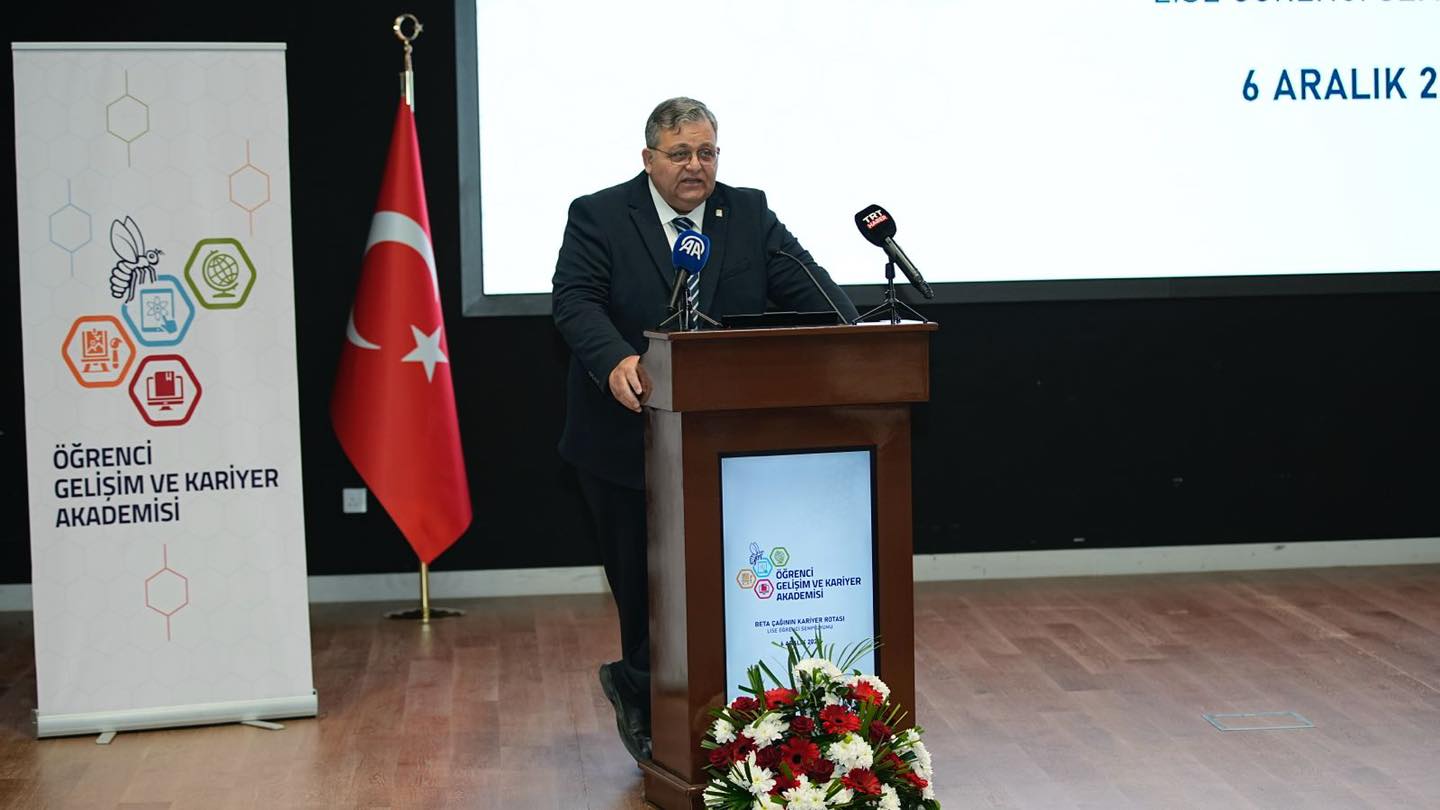 Kıbrıs Vakıflar İdaresi, BETA Çağının Kariyer Rotası Sempozyumuna Destek Verdi