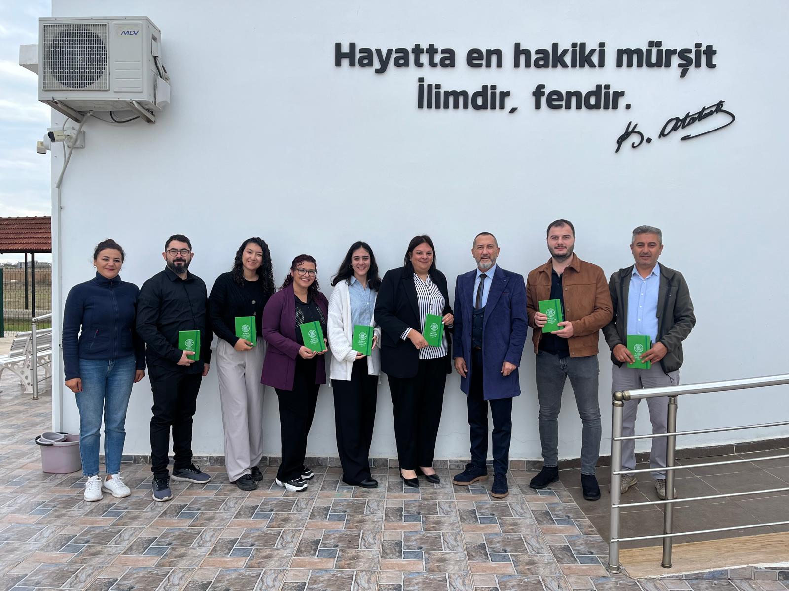 Evkaf İyilik Gönüllüleri’nden Öğretmenler Gününe Özel Sevgi Dolu Ziyaretler
