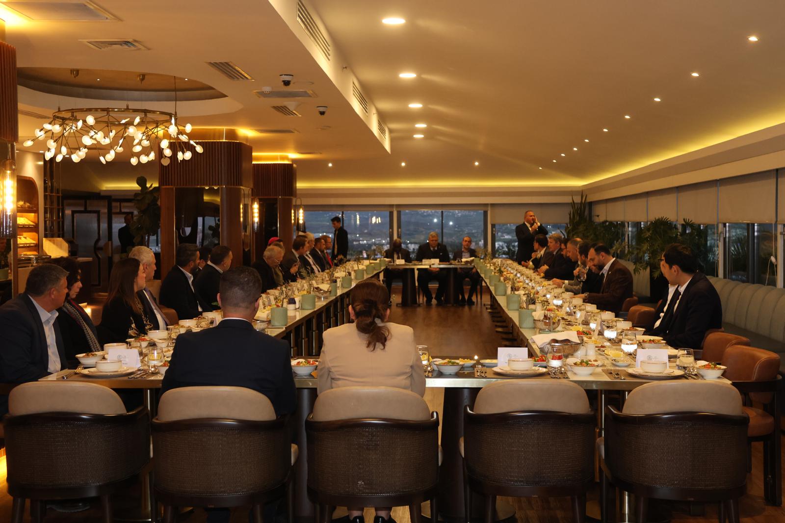 Kıbrıs Vakıflar İdaresi, İftar Sofrasında Diplomatik Temsilcileri Ağırladı