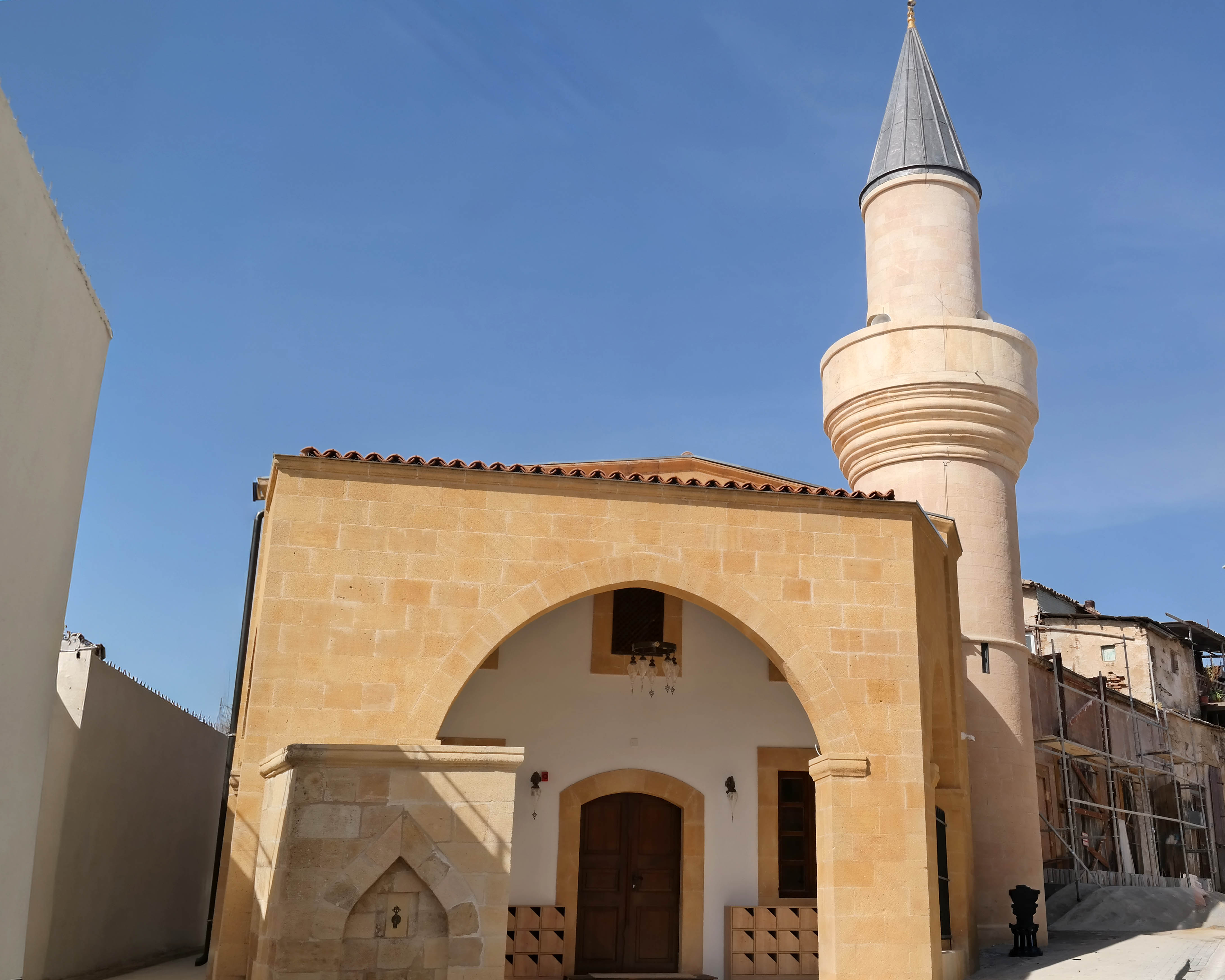 Dükkanlar Önü Camii