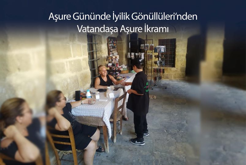 Aşure Gününde İyilik Gönüllüleri‘nden Vatandaşa Aşure İkramı